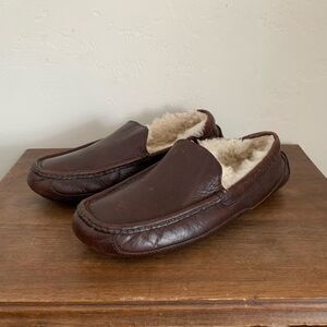 Ugg Ascot Leather Shearling Moccasin Slippers Women's sz 8